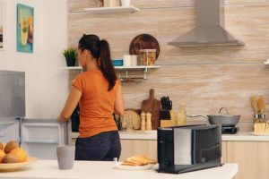 Si se estropea un electrodoméstico en un piso de alquiler, ¿quién lo paga?